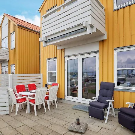 4 Person In Rudk Bing Apartment
