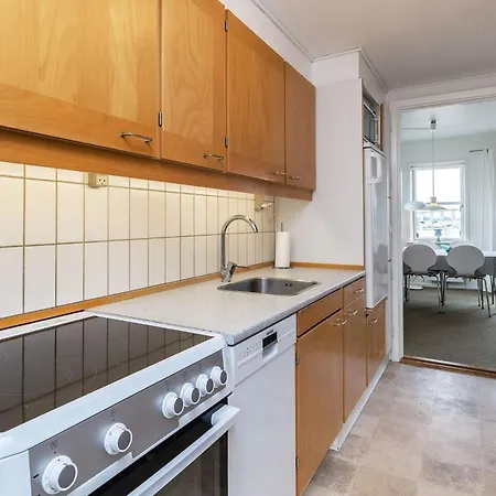 Apartment 4 Person In *